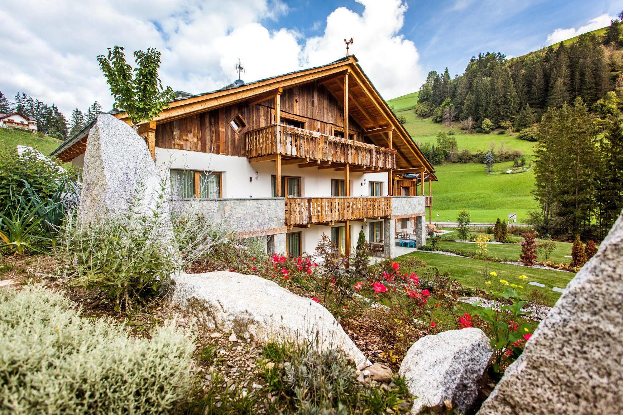 Alpine Mountain Chalet San Vigilio Di Marebbe Eksteriør bilde
